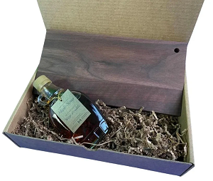 Artisan Canadian Gift Set - Canadian Walnut Board w/ maple syrup
